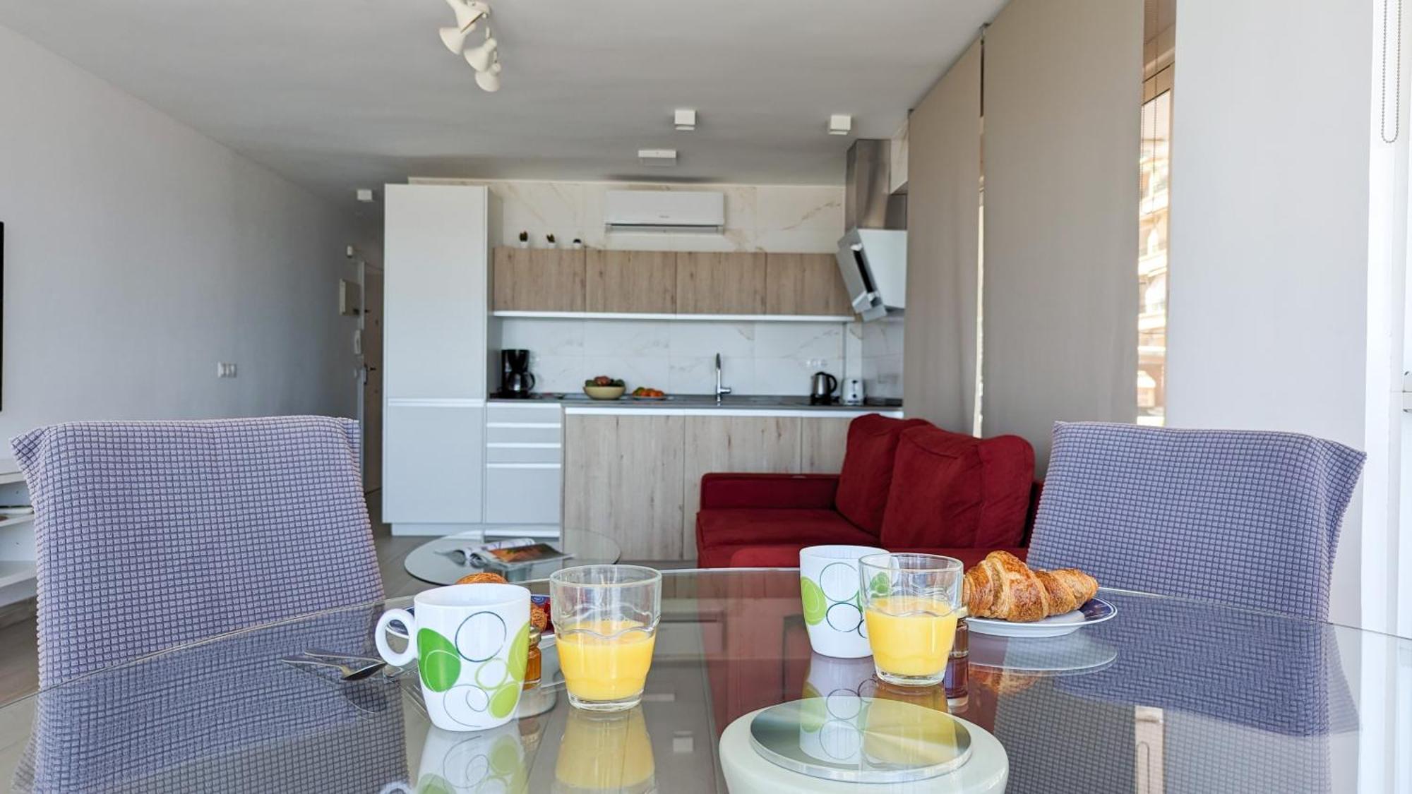 Esmeralda Sea Front Apartment เบนิดอร์ม ภายนอก รูปภาพ